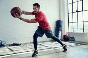 Упражнения и упражнения в тесте Fitbit Ionic : Ionic может отслеживать многие другие виды деятельности, такие как фитнес-тренировки , такие как бег на беговой дорожке или силовые тренировки